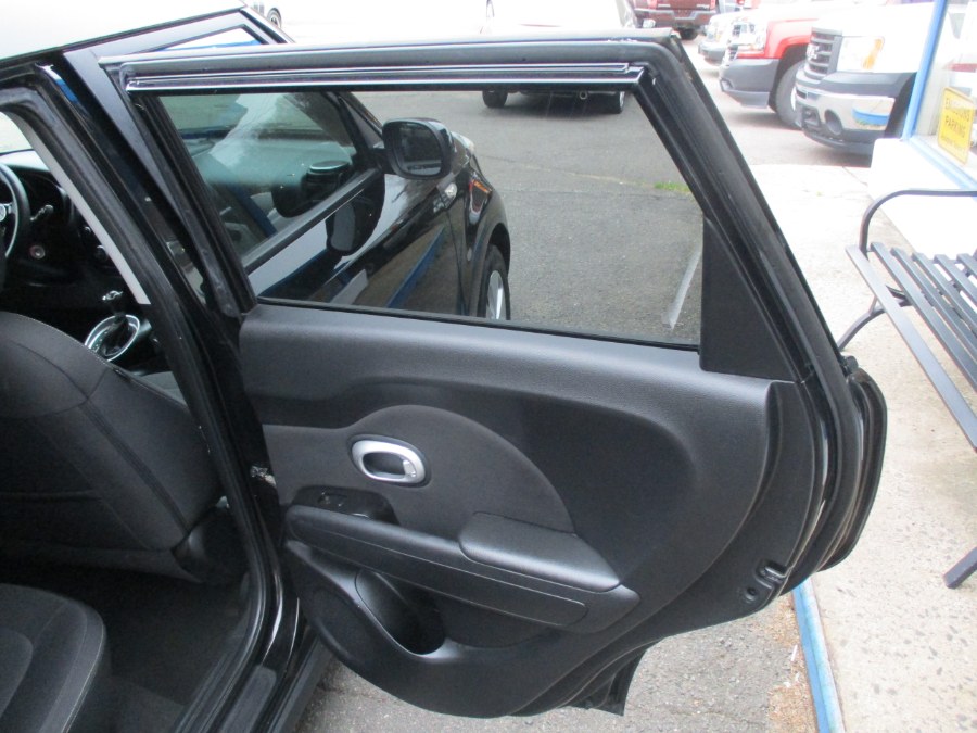 Used Kia Soul 5dr Wgn Auto Base 2014 | Cos Central Auto. Meriden, Connecticut Used Kia Soul 5dr Wgn Auto Base 2014 | Cos Central Auto. Meriden, Connecticut