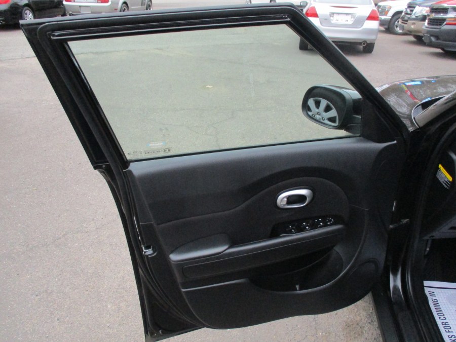 Used Kia Soul 5dr Wgn Auto Base 2014 | Cos Central Auto. Meriden, Connecticut Used Kia Soul 5dr Wgn Auto Base 2014 | Cos Central Auto. Meriden, Connecticut
