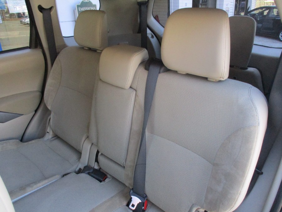 2011 Mitsubishi Outlander 4WD 4dr SE, available for sale in Meriden, Connecticut | Cos Central Auto. Meriden, Connecticut 2011 Mitsubishi Outlander 4WD 4dr SE, available for sale in Meriden, Connecticut | Cos Central Auto. Meriden, Connecticut