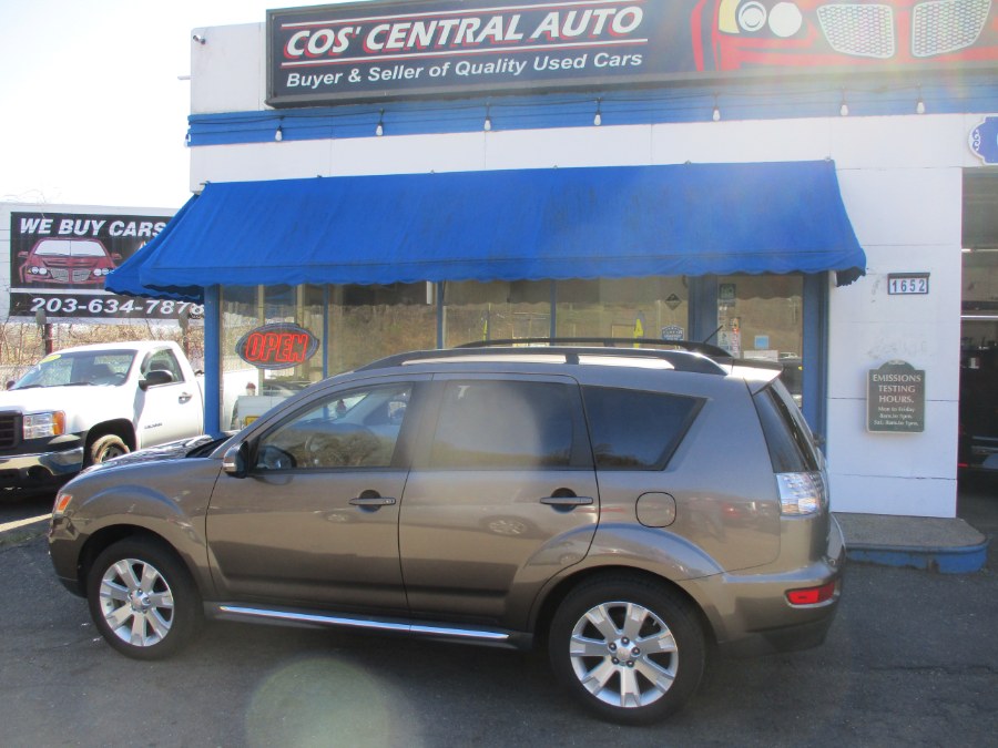 2011 Mitsubishi Outlander 4WD 4dr SE, available for sale in Meriden, Connecticut | Cos Central Auto. Meriden, Connecticut 2011 Mitsubishi Outlander 4WD 4dr SE, available for sale in Meriden, Connecticut | Cos Central Auto. Meriden, Connecticut