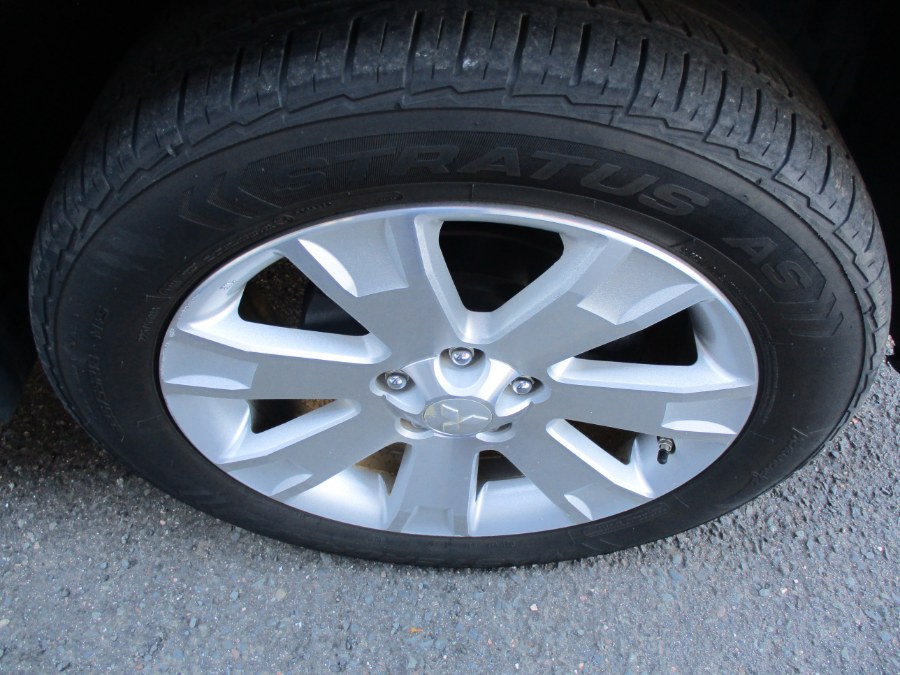 2011 Mitsubishi Outlander 4WD 4dr SE, available for sale in Meriden, Connecticut | Cos Central Auto. Meriden, Connecticut 2011 Mitsubishi Outlander 4WD 4dr SE, available for sale in Meriden, Connecticut | Cos Central Auto. Meriden, Connecticut