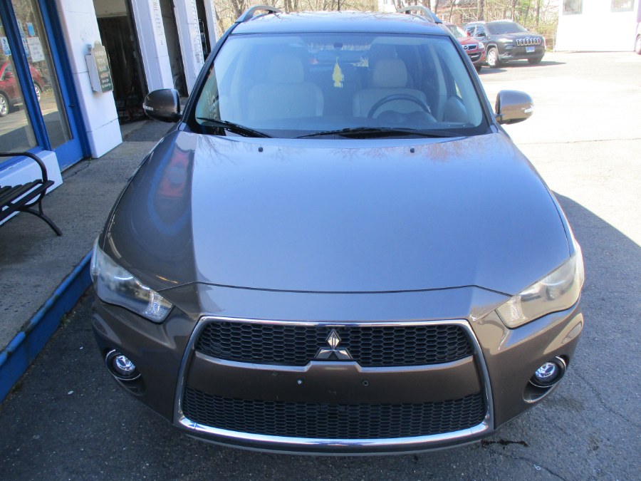 2011 Mitsubishi Outlander 4WD 4dr SE, available for sale in Meriden, Connecticut | Cos Central Auto. Meriden, Connecticut 2011 Mitsubishi Outlander 4WD 4dr SE, available for sale in Meriden, Connecticut | Cos Central Auto. Meriden, Connecticut