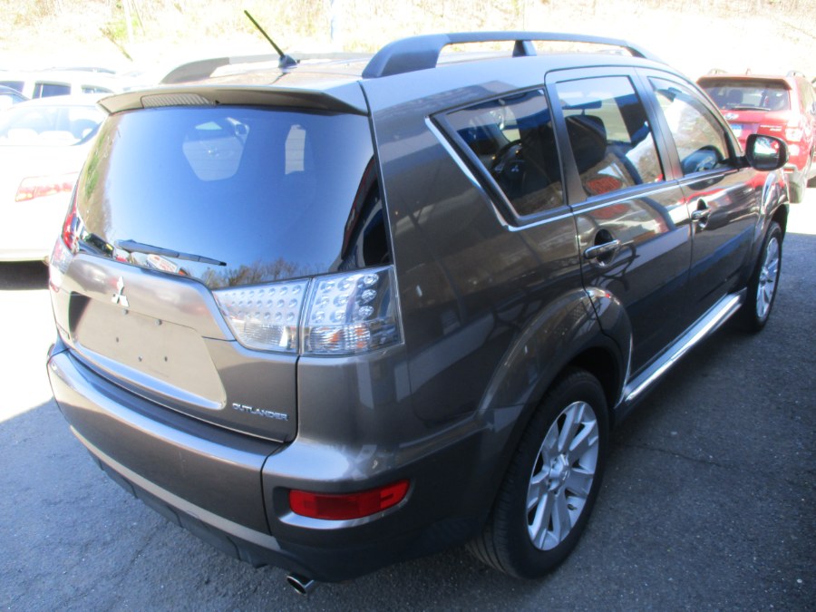 2011 Mitsubishi Outlander 4WD 4dr SE, available for sale in Meriden, Connecticut | Cos Central Auto. Meriden, Connecticut 2011 Mitsubishi Outlander 4WD 4dr SE, available for sale in Meriden, Connecticut | Cos Central Auto. Meriden, Connecticut