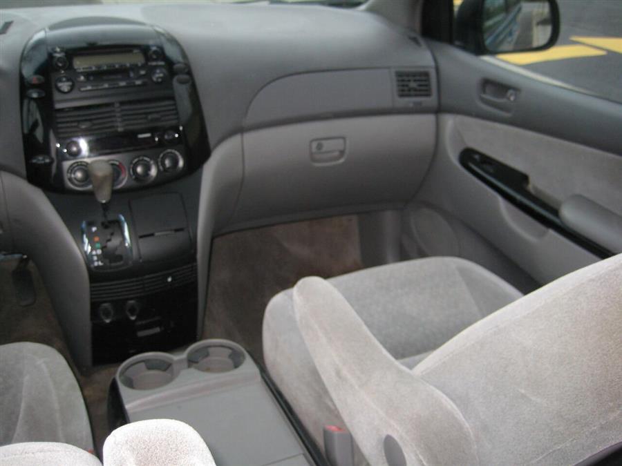 Used Toyota Sienna LE 7 Passenger 4dr Mini Van 2005 | Rite Choice Auto Inc.. Massapequa, New York Used Toyota Sienna LE 7 Passenger 4dr Mini Van 2005 | Rite Choice Auto Inc.. Massapequa, New York