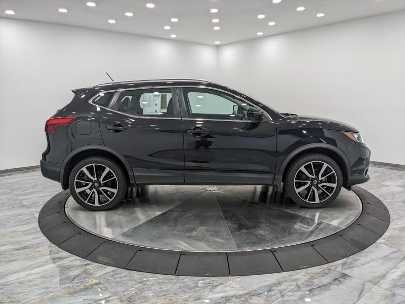 Used Nissan Rogue Sport SL w/Nav & RearCam 2017 | Car Revolution. Maple Shade, New Jersey Used Nissan Rogue Sport SL w/Nav & RearCam 2017 | Car Revolution. Maple Shade, New Jersey