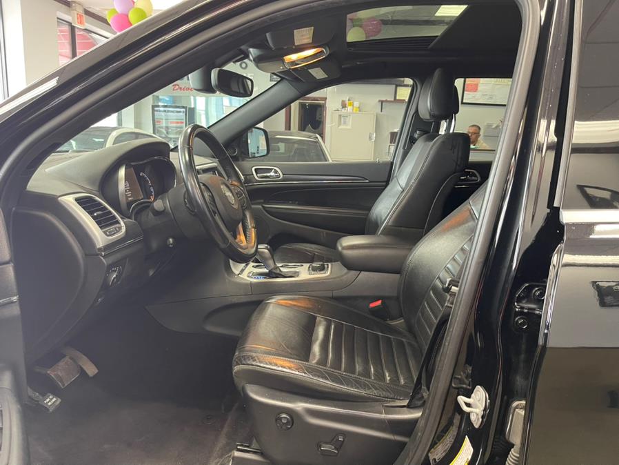 2018 Jeep Grand Cherokee STERLING EDITION Limited 4x4, available for sale in Inwood, New York | 5 Towns Drive. Inwood, New York 2018 Jeep Grand Cherokee STERLING EDITION Limited 4x4, available for sale in Inwood, New York | 5 Towns Drive. Inwood, New York