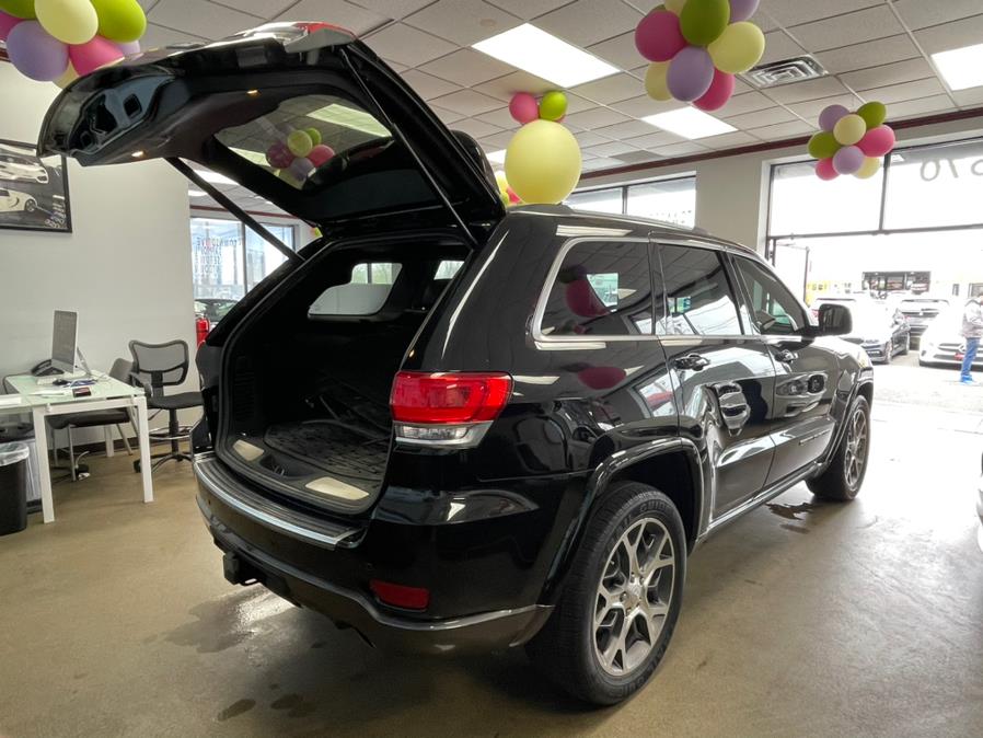 2018 Jeep Grand Cherokee STERLING EDITION Limited 4x4, available for sale in Inwood, New York | 5 Towns Drive. Inwood, New York 2018 Jeep Grand Cherokee STERLING EDITION Limited 4x4, available for sale in Inwood, New York | 5 Towns Drive. Inwood, New York