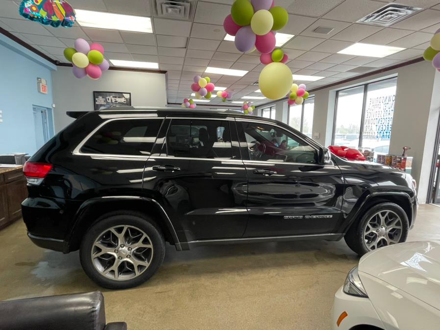 2018 Jeep Grand Cherokee STERLING EDITION Limited 4x4, available for sale in Inwood, New York | 5 Towns Drive. Inwood, New York 2018 Jeep Grand Cherokee STERLING EDITION Limited 4x4, available for sale in Inwood, New York | 5 Towns Drive. Inwood, New York