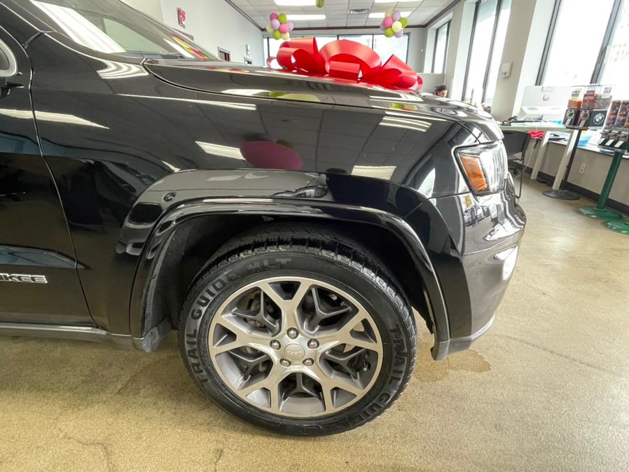 2018 Jeep Grand Cherokee STERLING EDITION Limited 4x4, available for sale in Inwood, New York | 5 Towns Drive. Inwood, New York 2018 Jeep Grand Cherokee STERLING EDITION Limited 4x4, available for sale in Inwood, New York | 5 Towns Drive. Inwood, New York