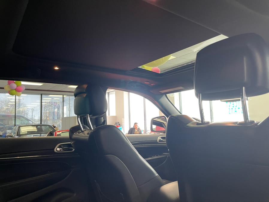 2018 Jeep Grand Cherokee STERLING EDITION Limited 4x4, available for sale in Inwood, New York | 5 Towns Drive. Inwood, New York 2018 Jeep Grand Cherokee STERLING EDITION Limited 4x4, available for sale in Inwood, New York | 5 Towns Drive. Inwood, New York