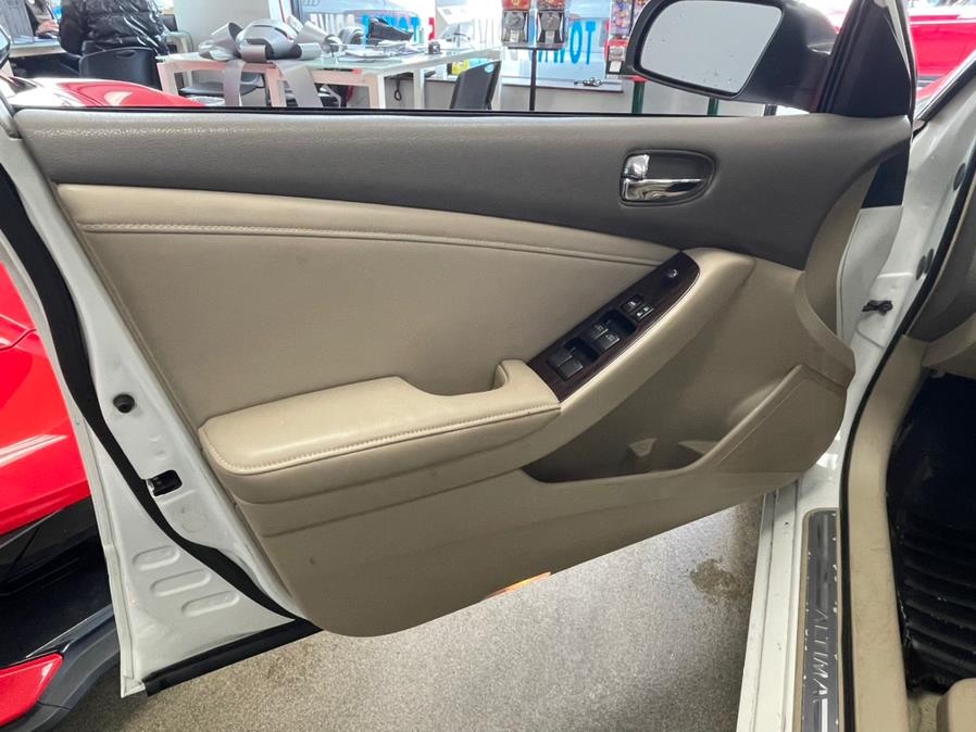 2010 Nissan Altima 4dr Sdn I4 CVT 2.5 SL, available for sale in Inwood, New York | 5 Towns Drive. Inwood, New York 2010 Nissan Altima 4dr Sdn I4 CVT 2.5 SL, available for sale in Inwood, New York | 5 Towns Drive. Inwood, New York