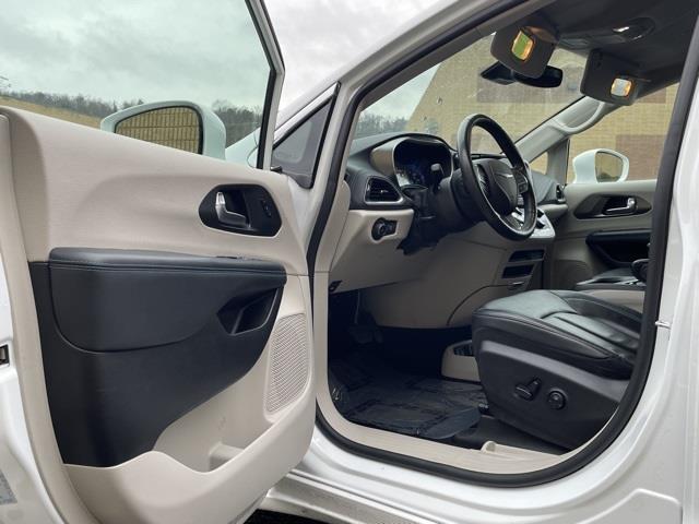 Used Chrysler Pacifica Touring L 2021 | Blasius of Danbury. Danbury, Connecticut Used Chrysler Pacifica Touring L 2021 | Blasius of Danbury. Danbury, Connecticut