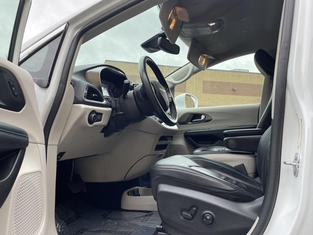 Used Chrysler Pacifica Touring L 2021 | Blasius of Danbury. Danbury, Connecticut Used Chrysler Pacifica Touring L 2021 | Blasius of Danbury. Danbury, Connecticut