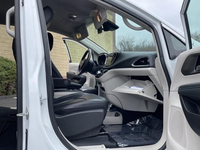 Used Chrysler Pacifica Touring L 2021 | Blasius of Danbury. Danbury, Connecticut Used Chrysler Pacifica Touring L 2021 | Blasius of Danbury. Danbury, Connecticut