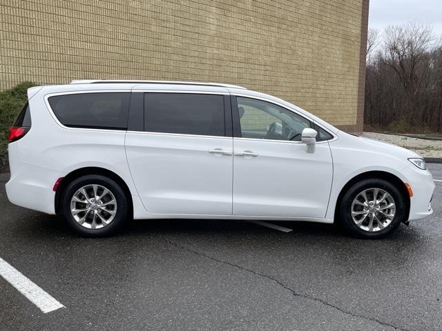 Used Chrysler Pacifica Touring L 2021 | Blasius of Danbury. Danbury, Connecticut Used Chrysler Pacifica Touring L 2021 | Blasius of Danbury. Danbury, Connecticut