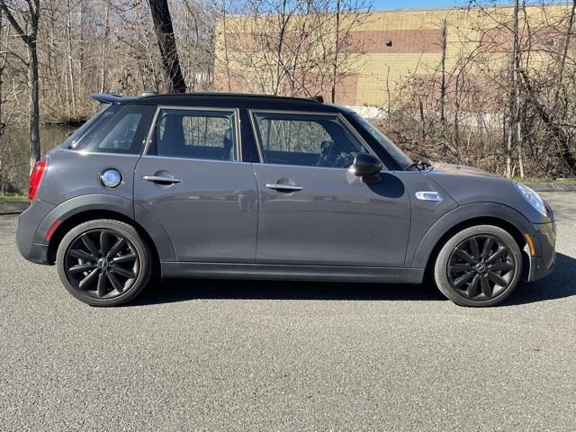 Used Mini Cooper s Base 2018 | Blasius of Danbury. Danbury, Connecticut Used Mini Cooper s Base 2018 | Blasius of Danbury. Danbury, Connecticut