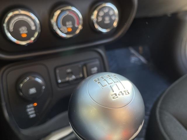 Used Jeep Renegade Latitude 2016 | Blasius of Danbury. Danbury, Connecticut Used Jeep Renegade Latitude 2016 | Blasius of Danbury. Danbury, Connecticut