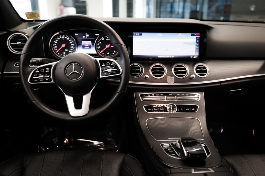 Used Mercedes-Benz E-Class E 300 4MATIC Sedan 2019 | 26 Motors Long Island. ELMONT, New York Used Mercedes-Benz E-Class E 300 4MATIC Sedan 2019 | 26 Motors Long Island. ELMONT, New York