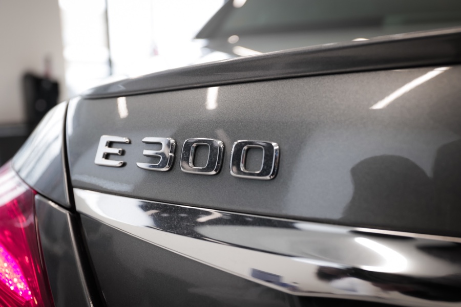 Used Mercedes-Benz E-Class E 300 4MATIC Sedan 2019 | 26 Motors Long Island. ELMONT, New York Used Mercedes-Benz E-Class E 300 4MATIC Sedan 2019 | 26 Motors Long Island. ELMONT, New York