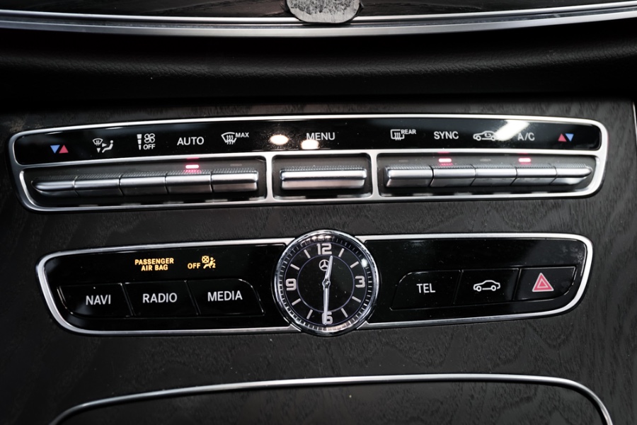 Used Mercedes-Benz E-Class E 300 4MATIC Sedan 2019 | 26 Motors Long Island. ELMONT, New York Used Mercedes-Benz E-Class E 300 4MATIC Sedan 2019 | 26 Motors Long Island. ELMONT, New York