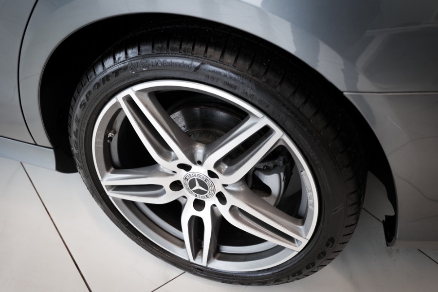 Used Mercedes-Benz E-Class E 300 4MATIC Sedan 2019 | 26 Motors Long Island. ELMONT, New York Used Mercedes-Benz E-Class E 300 4MATIC Sedan 2019 | 26 Motors Long Island. ELMONT, New York