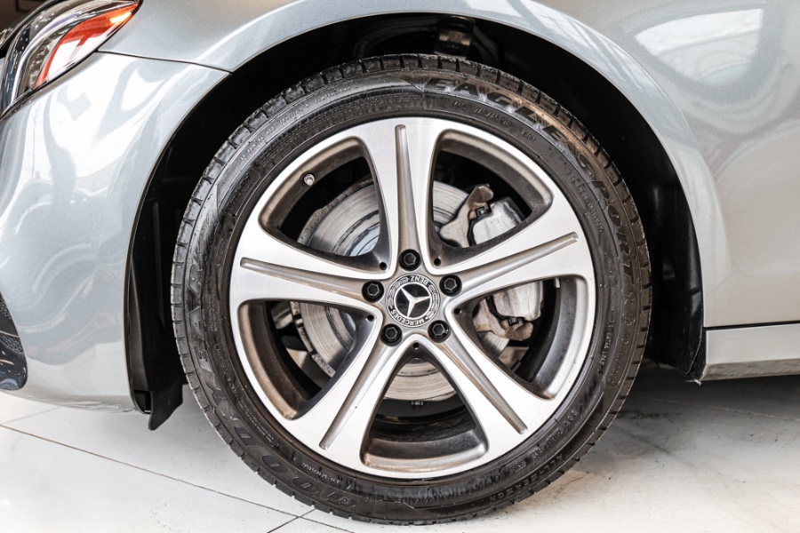 Used Mercedes-Benz E-Class E 300 4MATIC Sedan 2019 | 26 Motors Long Island. ELMONT, New York Used Mercedes-Benz E-Class E 300 4MATIC Sedan 2019 | 26 Motors Long Island. ELMONT, New York
