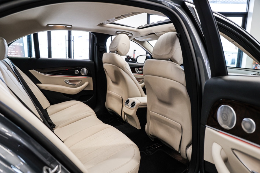Used Mercedes-Benz E-Class E 300 4MATIC Sedan 2019 | 26 Motors Long Island. ELMONT, New York Used Mercedes-Benz E-Class E 300 4MATIC Sedan 2019 | 26 Motors Long Island. ELMONT, New York