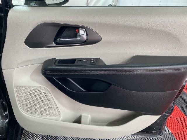 Used Chrysler Pacifica Touring L 2020 | Queens Auto Mall. Richmond Hill, New York Used Chrysler Pacifica Touring L 2020 | Queens Auto Mall. Richmond Hill, New York