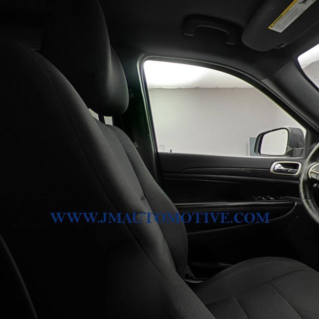 Used Jeep Grand Cherokee 4WD 4dr Laredo 2016 | J&M Automotive Sls&Svc LLC. Naugatuck, Connecticut Used Jeep Grand Cherokee 4WD 4dr Laredo 2016 | J&M Automotive Sls&Svc LLC. Naugatuck, Connecticut