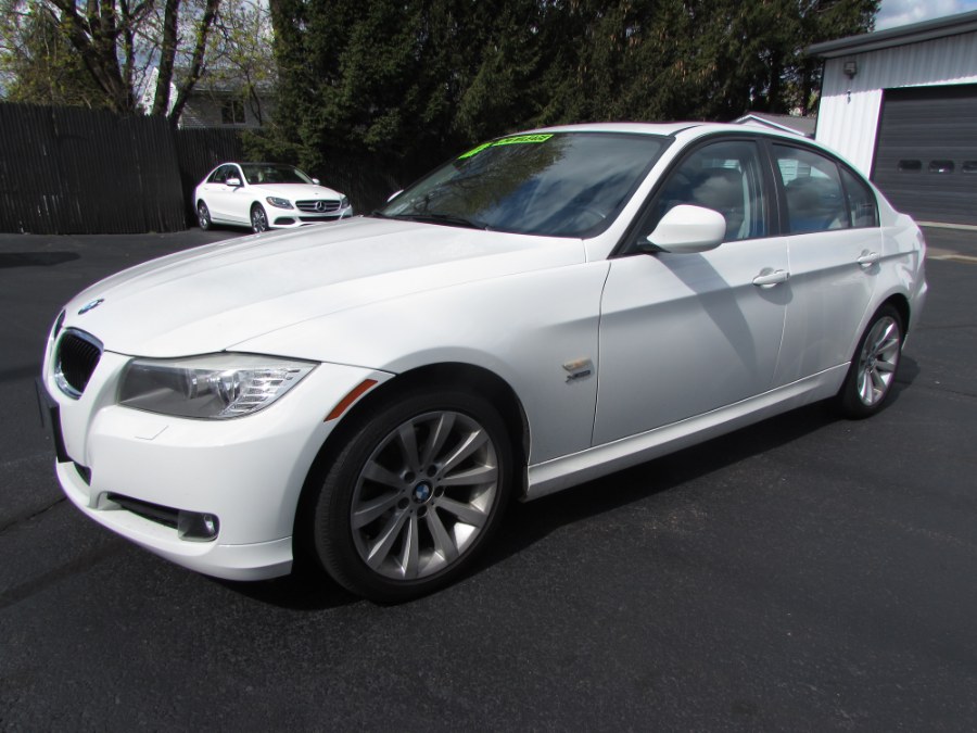 2011 BMW 3 Series 4dr Sdn 328i xDrive AWD SULEV, available for sale in Milford, Connecticut | Chip's Auto Sales Inc. Milford, Connecticut