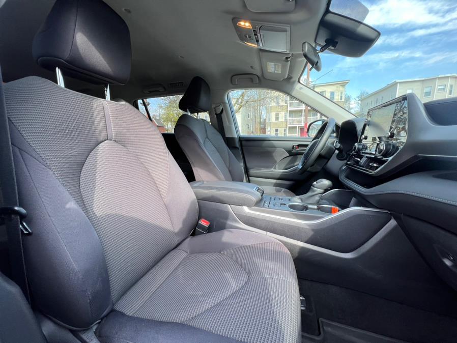 Used Toyota Highlander LE AWD (Natl) 2020 | Sophia's Auto Sales Inc. Worcester, Massachusetts