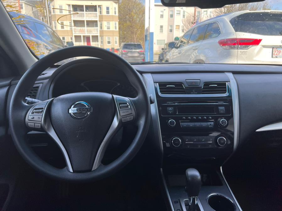 Used Nissan Altima 4dr Sdn I4 2.5 S 2015 | Sophia's Auto Sales Inc. Worcester, Massachusetts