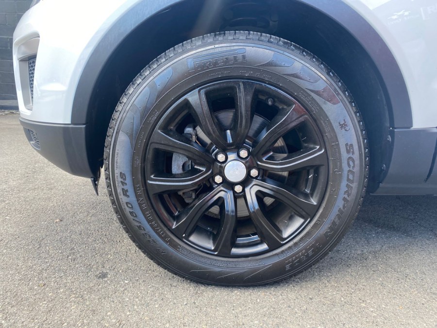 Used Land Rover Range Rover Evoque 5dr HB SE Premium 2016 | RT Auto Center LLC. Newark, New Jersey Used Land Rover Range Rover Evoque 5dr HB SE Premium 2016 | RT Auto Center LLC. Newark, New Jersey