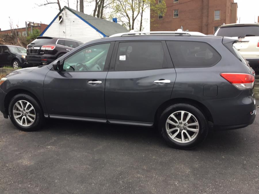 Used Nissan Pathfinder 4WD 4dr SV 2013 | Liberty Motors. Manchester, Connecticut Used Nissan Pathfinder 4WD 4dr SV 2013 | Liberty Motors. Manchester, Connecticut