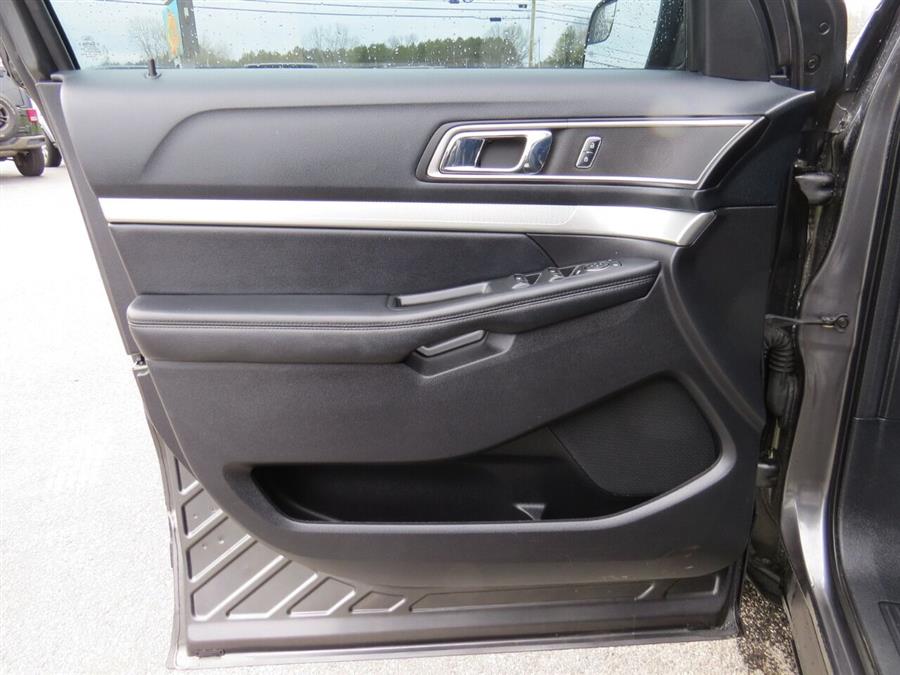 Used Ford Explorer XLT AWD 4dr SUV 2016 | Lake City Exports Inc. Auburn, Maine Used Ford Explorer XLT AWD 4dr SUV 2016 | Lake City Exports Inc. Auburn, Maine