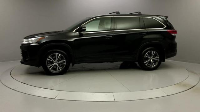 Used Toyota Highlander LE V6 AWD 2018 | J&M Automotive Sls&Svc LLC. Naugatuck, Connecticut Used Toyota Highlander LE V6 AWD 2018 | J&M Automotive Sls&Svc LLC. Naugatuck, Connecticut