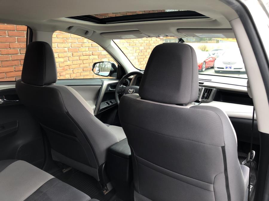 Used Toyota RAV4 AWD 4dr XLE 2015 | National Auto Brokers, Inc.. Waterbury, Connecticut Used Toyota RAV4 AWD 4dr XLE 2015 | National Auto Brokers, Inc.. Waterbury, Connecticut