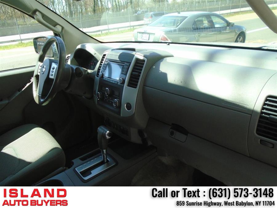 Used Nissan Frontier SV 4x4 4dr Crew Cab 5 ft. SB Pickup 5A 2016 | Island Auto Buyers. West Babylon, New York Used Nissan Frontier SV 4x4 4dr Crew Cab 5 ft. SB Pickup 5A 2016 | Island Auto Buyers. West Babylon, New York