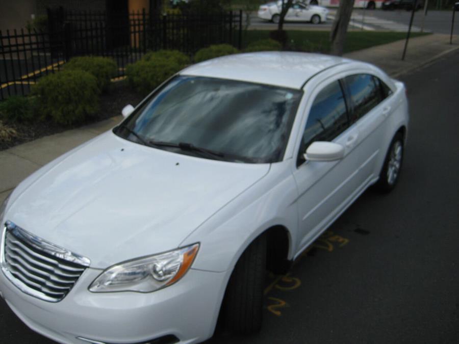 2012 Chrysler 200 LX 4dr Sedan, available for sale in Massapequa, New York | Rite Choice Auto Inc.. Massapequa, New York 2012 Chrysler 200 LX 4dr Sedan, available for sale in Massapequa, New York | Rite Choice Auto Inc.. Massapequa, New York