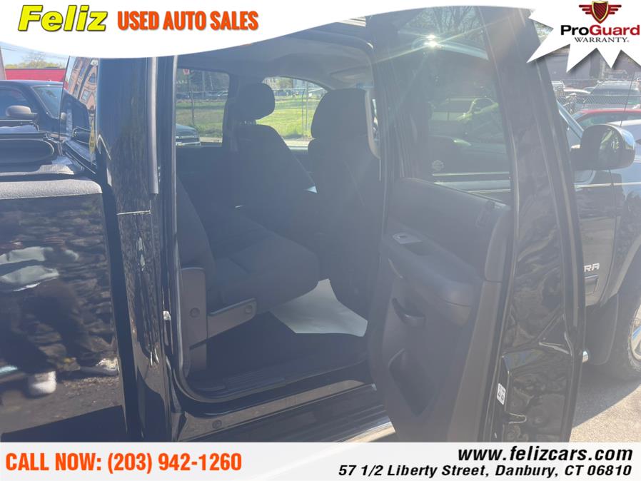 2011 GMC Sierra 1500 4WD Crew Cab 143.5" SLE, available for sale in Danbury, Connecticut | Feliz Used Auto Sales. Danbury, Connecticut 2011 GMC Sierra 1500 4WD Crew Cab 143.5" SLE, available for sale in Danbury, Connecticut | Feliz Used Auto Sales. Danbury, Connecticut