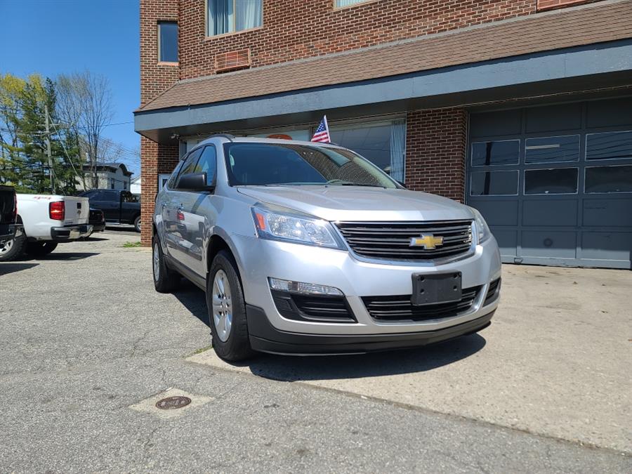 2013 Chevrolet Traverse AWD 4dr LS, available for sale in Danbury, Connecticut | Safe Used Auto Sales LLC. Danbury, Connecticut