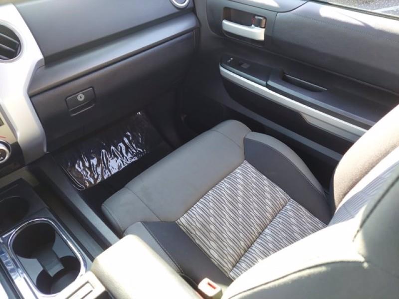 Used Toyota Tundra 4wd SR5 w/Nav & RearCam 2020 | Car Revolution. Maple Shade, New Jersey Used Toyota Tundra 4wd SR5 w/Nav & RearCam 2020 | Car Revolution. Maple Shade, New Jersey