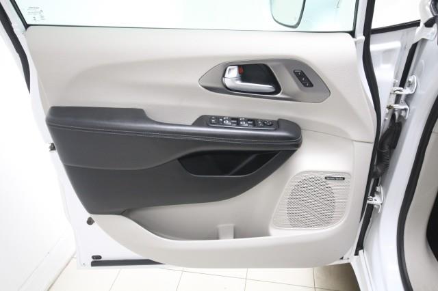 Used Chrysler Pacifica Limited w/ Navi, RES & rearCam 2018 | Car Revolution. Maple Shade, New Jersey Used Chrysler Pacifica Limited w/ Navi, RES & rearCam 2018 | Car Revolution. Maple Shade, New Jersey