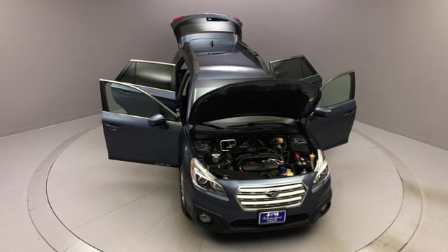 2017 Subaru Outback 2.5i Premium, available for sale in Naugatuck, Connecticut | J&M Automotive Sls&Svc LLC. Naugatuck, Connecticut 2017 Subaru Outback 2.5i Premium, available for sale in Naugatuck, Connecticut | J&M Automotive Sls&Svc LLC. Naugatuck, Connecticut