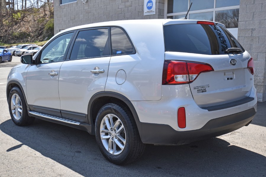 2015 Kia Sorento 4dr I4 LX, available for sale in Waterbury, Connecticut | Highline Car Connection. Waterbury, Connecticut 2015 Kia Sorento 4dr I4 LX, available for sale in Waterbury, Connecticut | Highline Car Connection. Waterbury, Connecticut