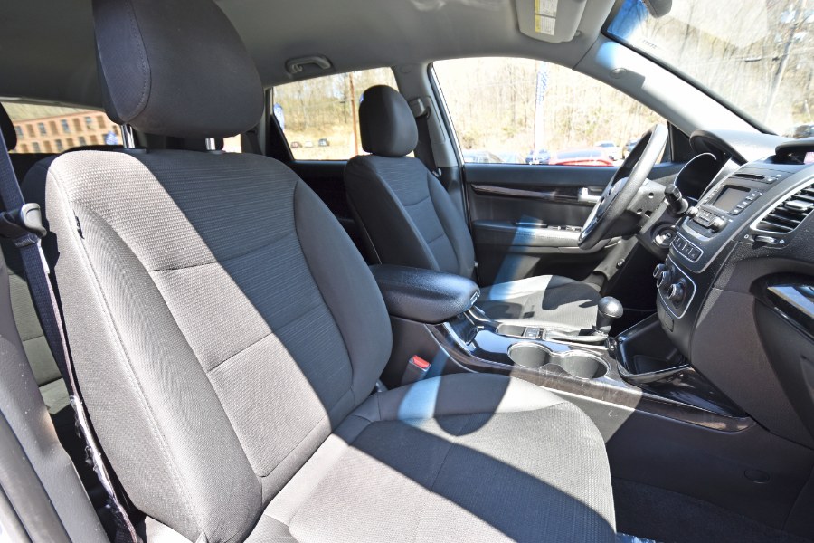 2015 Kia Sorento 4dr I4 LX, available for sale in Waterbury, Connecticut | Highline Car Connection. Waterbury, Connecticut 2015 Kia Sorento 4dr I4 LX, available for sale in Waterbury, Connecticut | Highline Car Connection. Waterbury, Connecticut