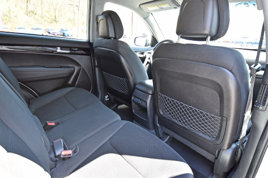 2015 Kia Sorento 4dr I4 LX, available for sale in Waterbury, Connecticut | Highline Car Connection. Waterbury, Connecticut 2015 Kia Sorento 4dr I4 LX, available for sale in Waterbury, Connecticut | Highline Car Connection. Waterbury, Connecticut