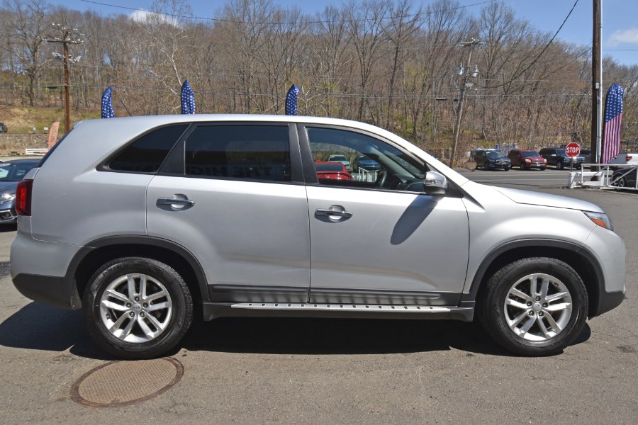2015 Kia Sorento 4dr I4 LX, available for sale in Waterbury, Connecticut | Highline Car Connection. Waterbury, Connecticut 2015 Kia Sorento 4dr I4 LX, available for sale in Waterbury, Connecticut | Highline Car Connection. Waterbury, Connecticut