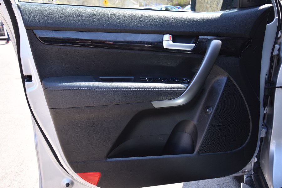 2015 Kia Sorento 4dr I4 LX, available for sale in Waterbury, Connecticut | Highline Car Connection. Waterbury, Connecticut 2015 Kia Sorento 4dr I4 LX, available for sale in Waterbury, Connecticut | Highline Car Connection. Waterbury, Connecticut