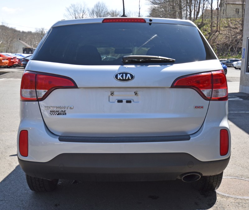 2015 Kia Sorento 4dr I4 LX, available for sale in Waterbury, Connecticut | Highline Car Connection. Waterbury, Connecticut 2015 Kia Sorento 4dr I4 LX, available for sale in Waterbury, Connecticut | Highline Car Connection. Waterbury, Connecticut